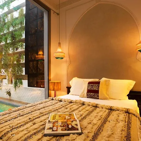 Riad Lumiere